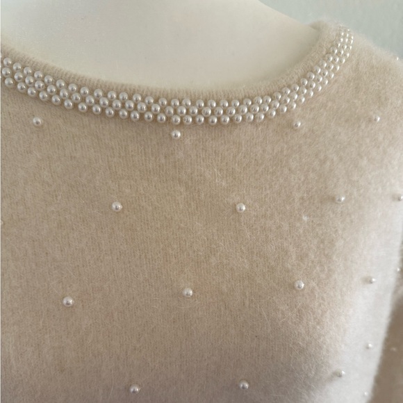 Vintage Express Tricot Lambswool Angora Rabbit Hair fussy sweater with pearls. - Picture 2 of 4
